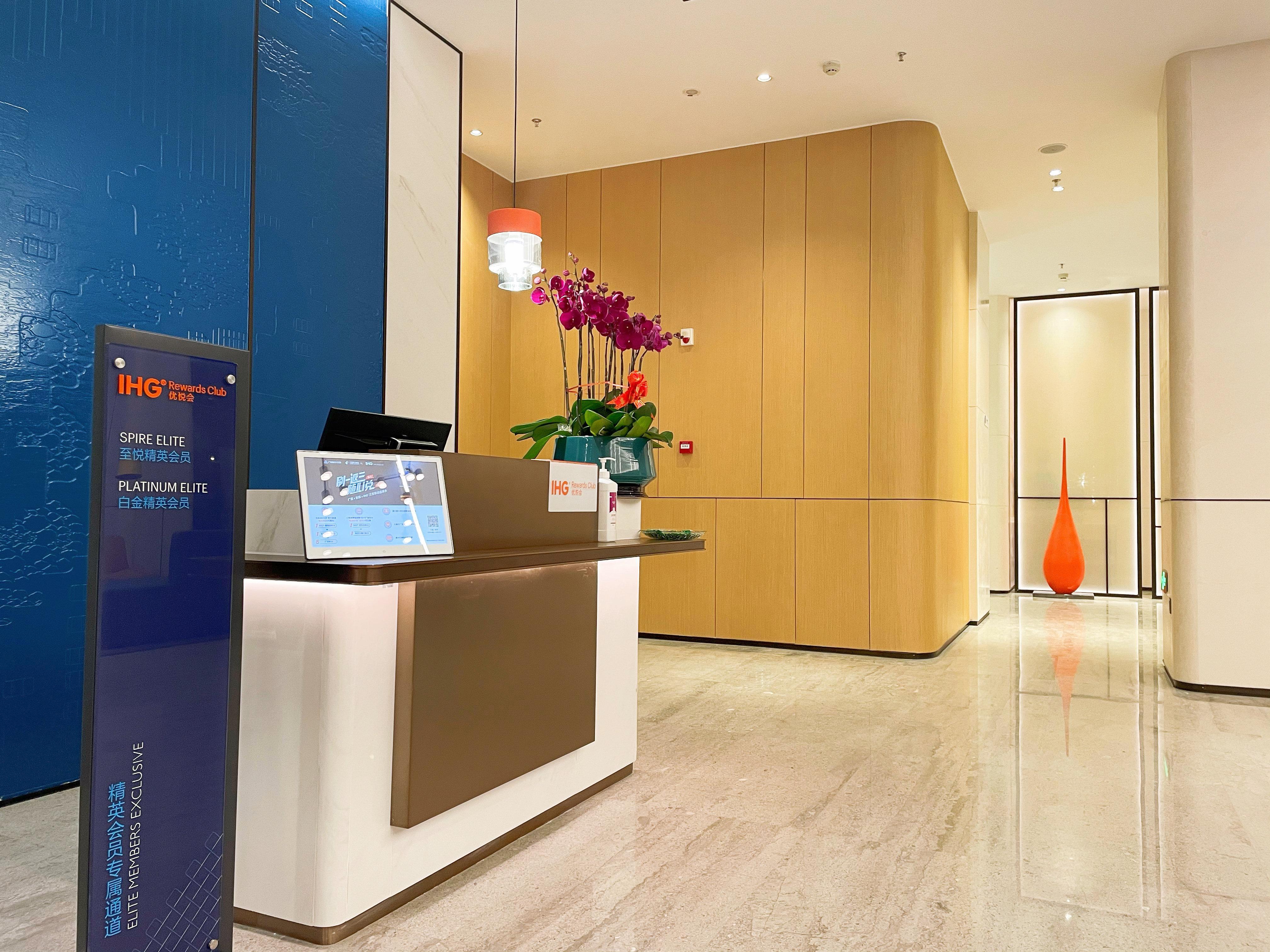 Holiday Inn Express Shenzhen Longhua By Ihg Εξωτερικό φωτογραφία